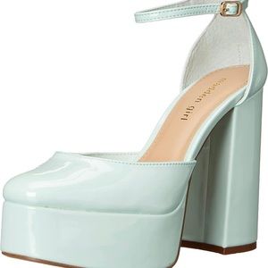 Madden Girl platform Mary Janes in mint 7.5